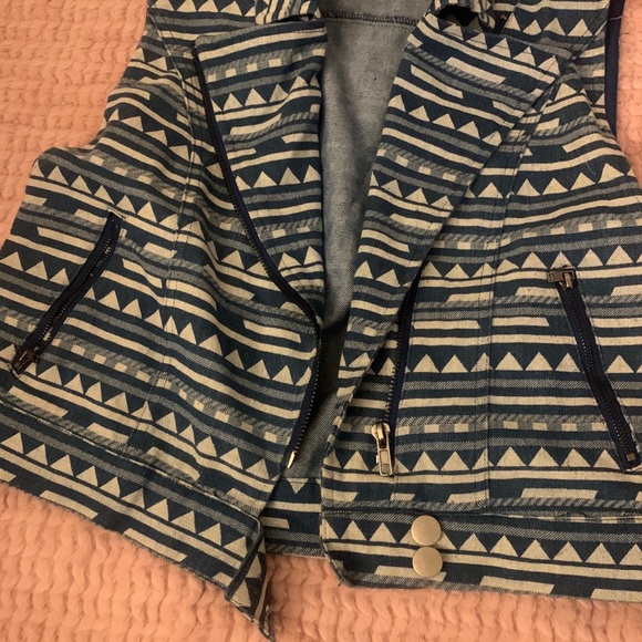 Kiwi Tucker Denim Motto-Style Vest (from LF) - Picture 4 of 6